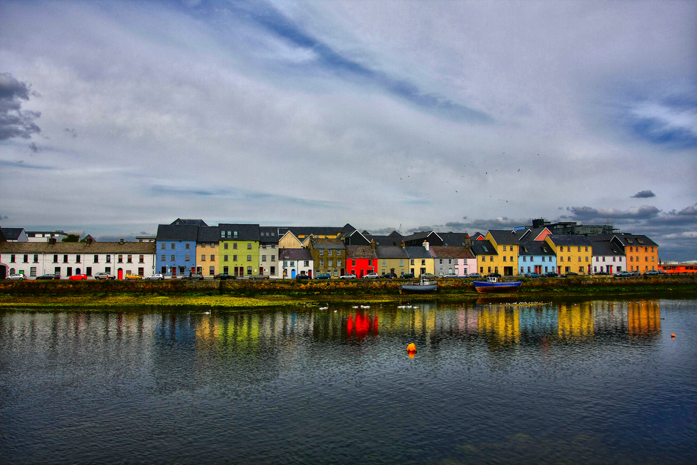 Conheça a cidade de Galway na Irlanda do Sul caminhando